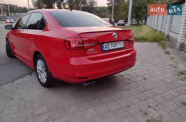 Седан Volkswagen Jetta 2015 в 