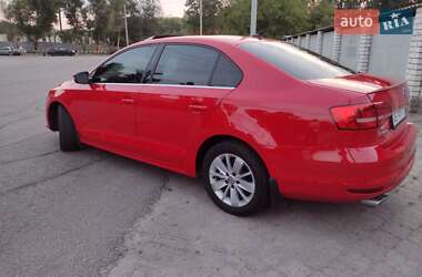Седан Volkswagen Jetta 2015 в 