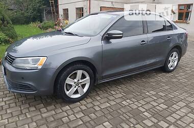 Седан Volkswagen Jetta 2012 в Снятині