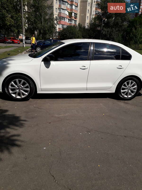 Седан Volkswagen Jetta 2014 в Києві