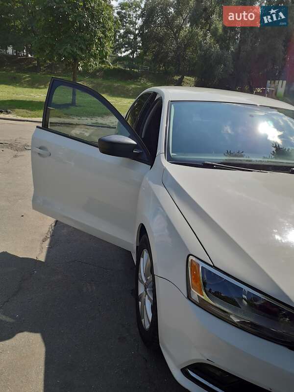 Седан Volkswagen Jetta 2014 в Києві