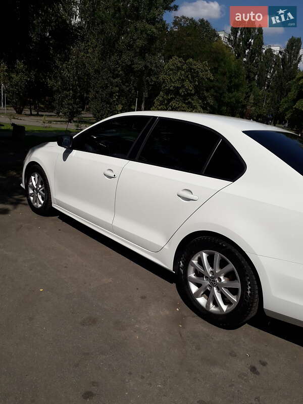 Седан Volkswagen Jetta 2014 в Києві