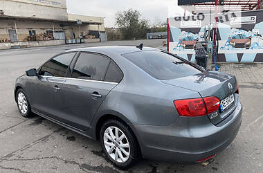 Седан Volkswagen Jetta 2013 в Кривом Роге