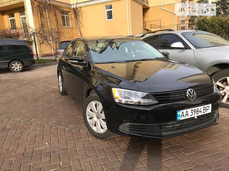 Седан Volkswagen Jetta 2013 в Києві