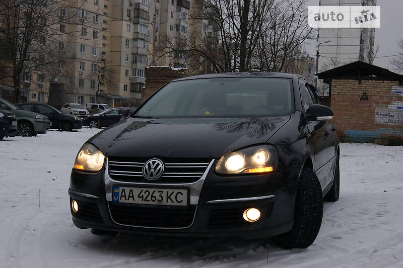 Седан Volkswagen Jetta 2008 в Києві