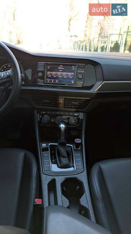 Седан Volkswagen Jetta 2019 в Львове