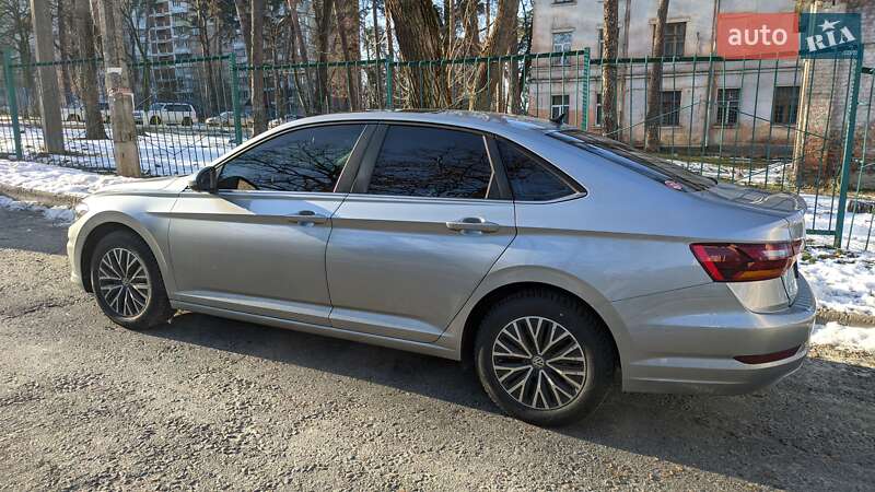 Седан Volkswagen Jetta 2019 в Львове