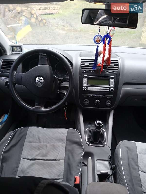 Седан Volkswagen Jetta 2006 в Рахові