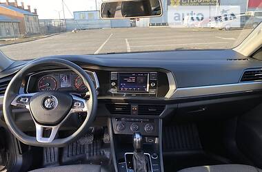 Седан Volkswagen Jetta 2019 в Черновцах