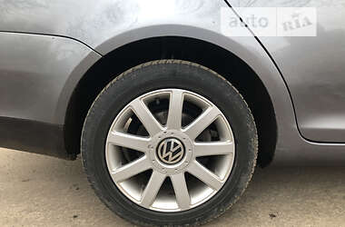 Хэтчбек Volkswagen Jetta 2005 в 