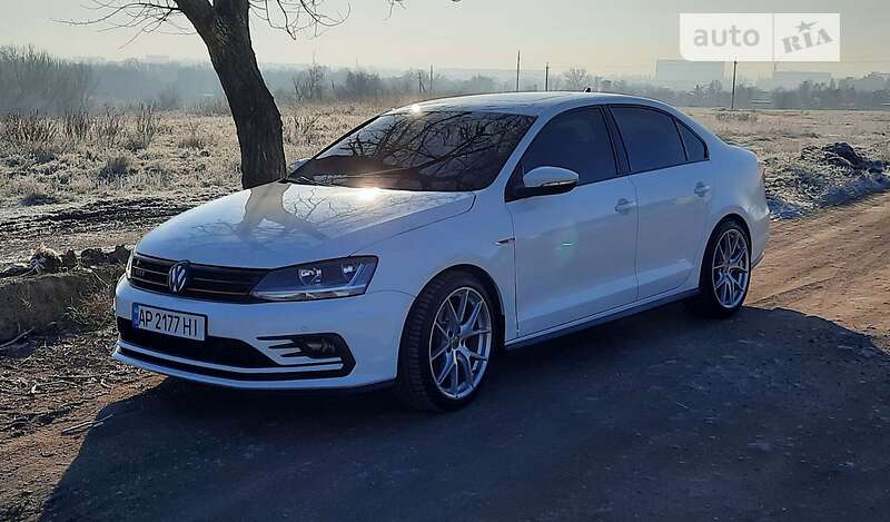 Седан Volkswagen Jetta 2017 в Запоріжжі