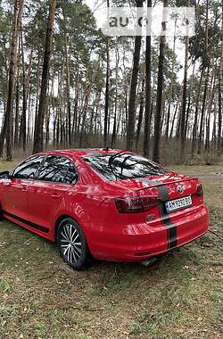 Седан Volkswagen Jetta 2016 в Житомирі