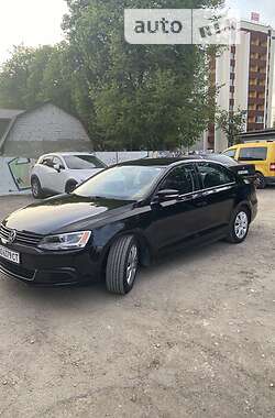 Седан Volkswagen Jetta 2013 в Львове