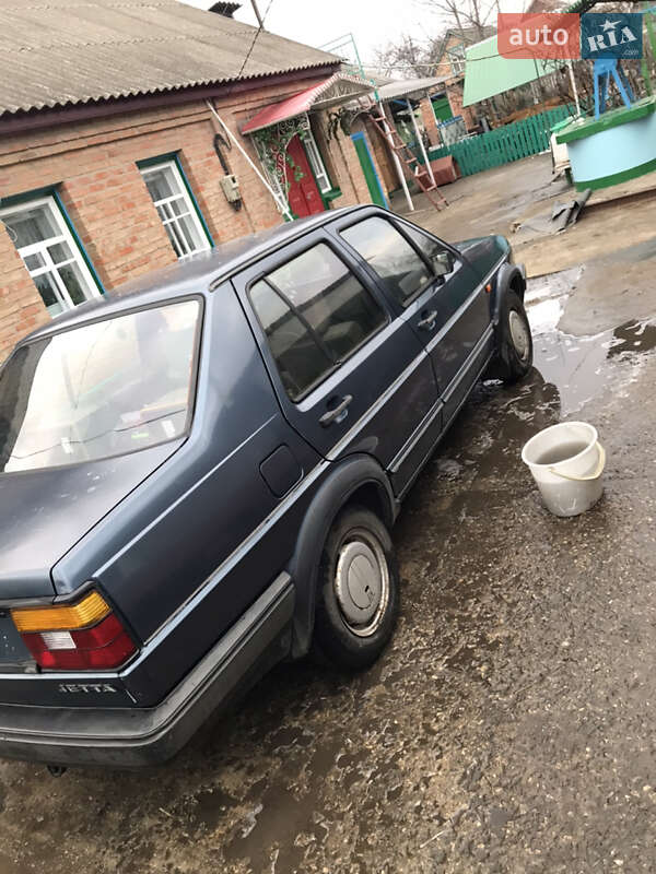 Седан Volkswagen Jetta 1987 в Александровке