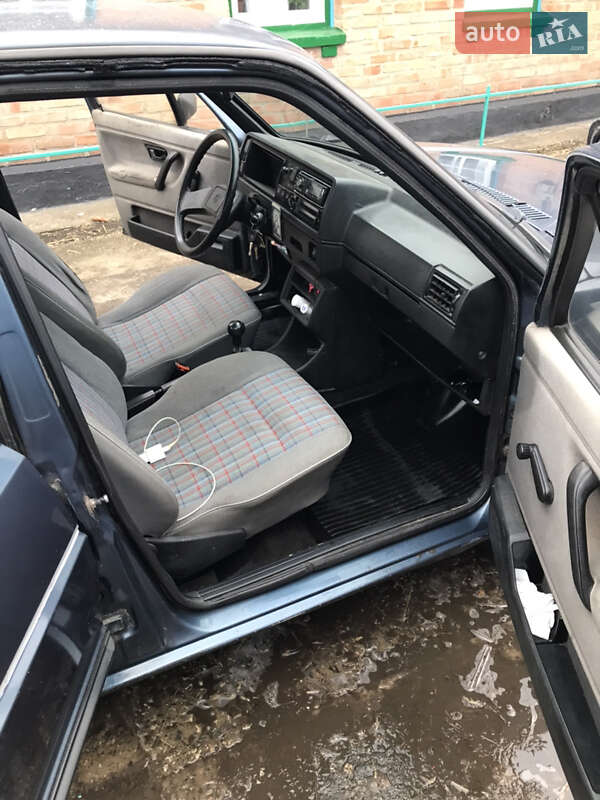 Седан Volkswagen Jetta 1987 в Александровке