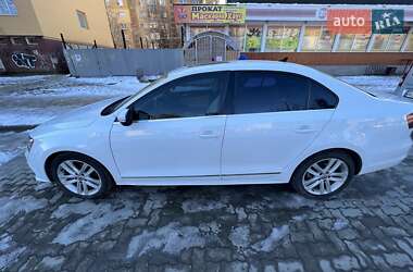 Седан Volkswagen Jetta 2016 в 