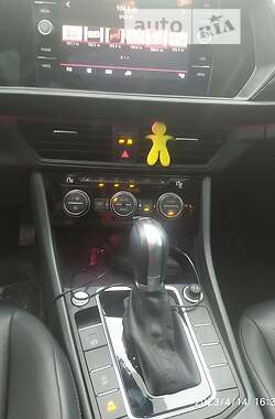 Седан Volkswagen Jetta 2018 в 
