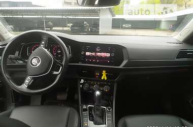 Седан Volkswagen Jetta 2018 в 