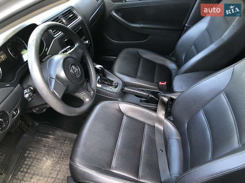 Седан Volkswagen Jetta 2013 в Дніпрі