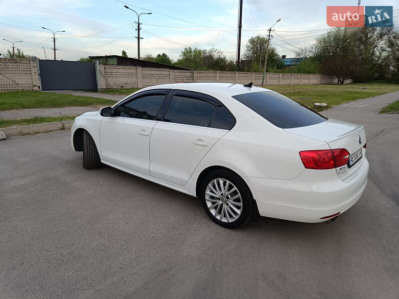 Седан Volkswagen Jetta 2012 в Дніпрі