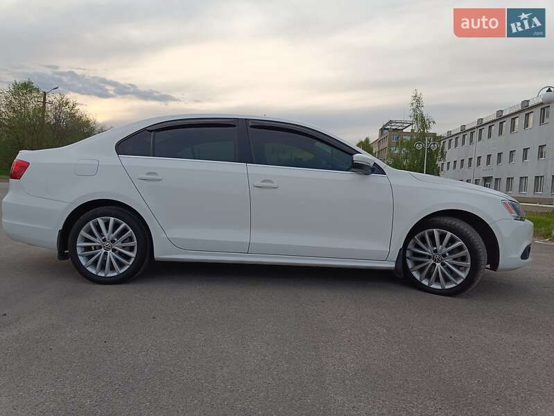 Седан Volkswagen Jetta 2012 в Дніпрі