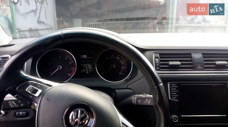 Седан Volkswagen Jetta 2015 в Буську