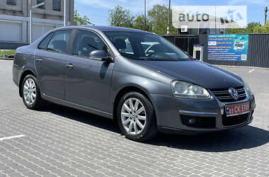 Седан Volkswagen Jetta 2008 в Днепре