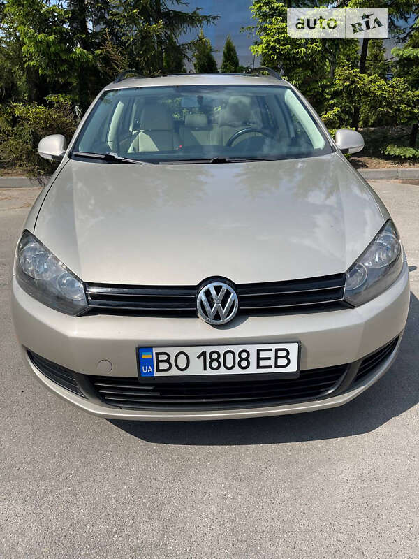 Универсал Volkswagen Jetta 2012 в Тернополе