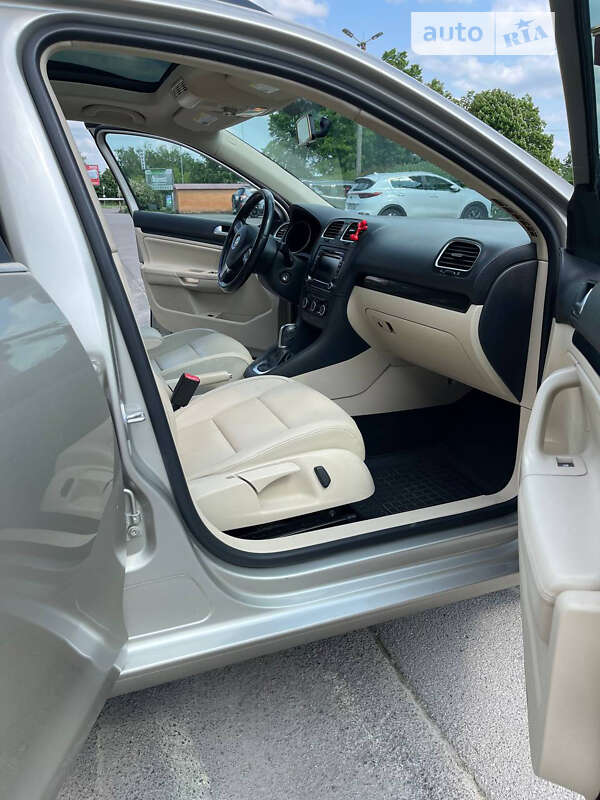 Универсал Volkswagen Jetta 2012 в Тернополе