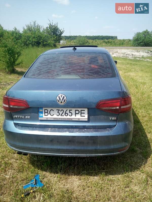 Седан Volkswagen Jetta 2015 в Буську