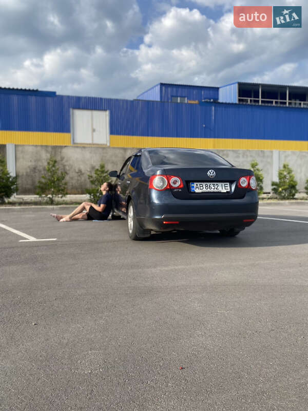 Седан Volkswagen Jetta 2008 в Вінниці