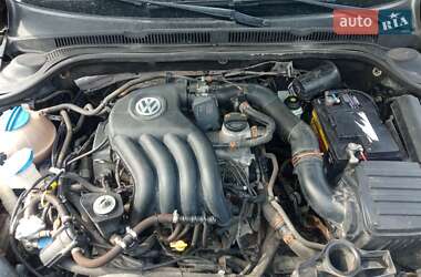 Седан Volkswagen Jetta 2013 в 