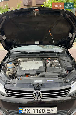 Седан Volkswagen Jetta 2012 в 