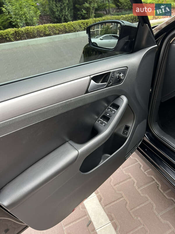 Седан Volkswagen Jetta 2012 в Киеве фото 9 Седан Volkswagen Jetta 2012 в Киеве