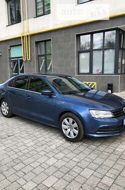 Седан Volkswagen Jetta 2016 в 
