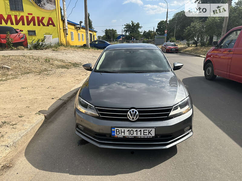 Седан Volkswagen Jetta 2016 в Николаеве