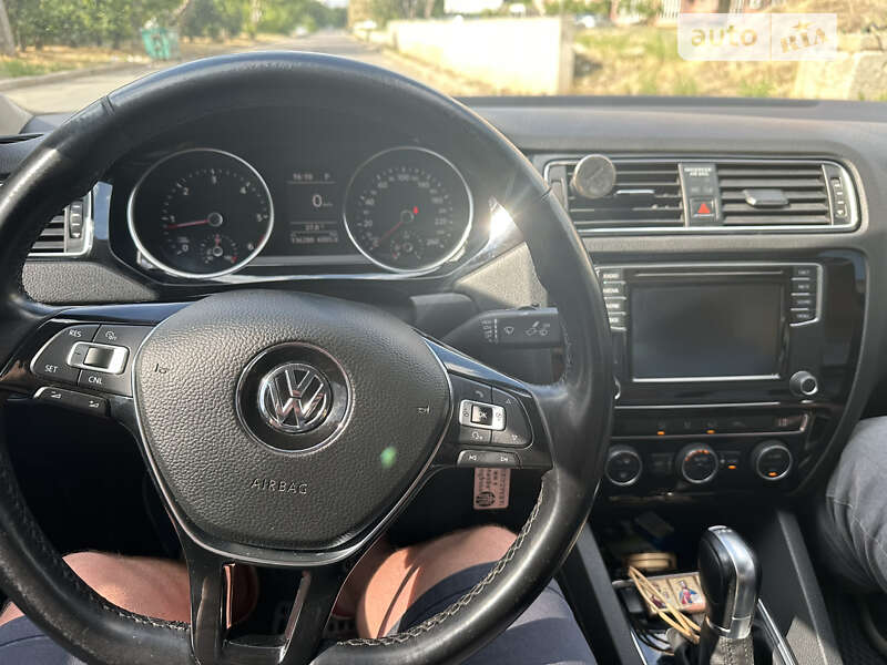 Седан Volkswagen Jetta 2016 в Николаеве