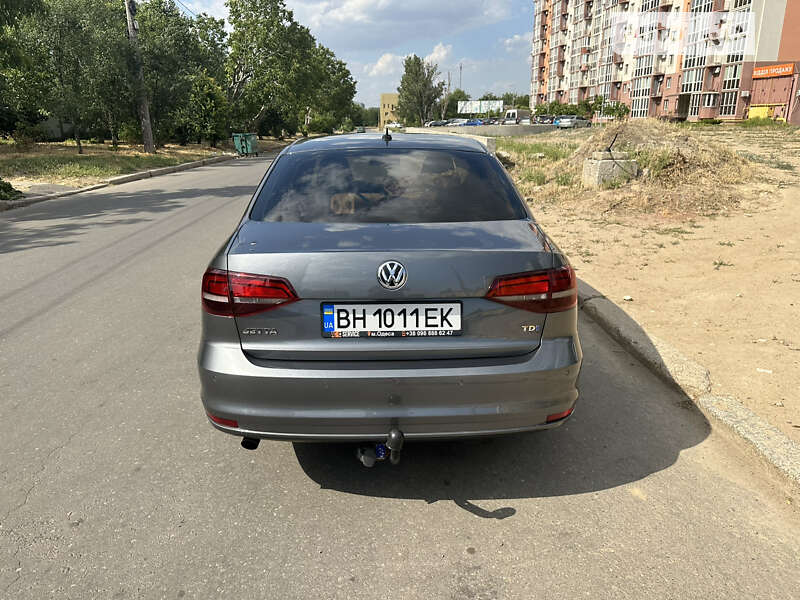 Седан Volkswagen Jetta 2016 в Николаеве