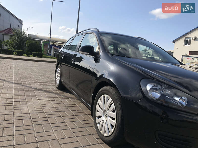 Універсал Volkswagen Jetta 2011 в Києві