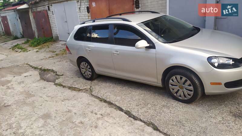 Універсал Volkswagen Jetta 2011 в Дніпрі