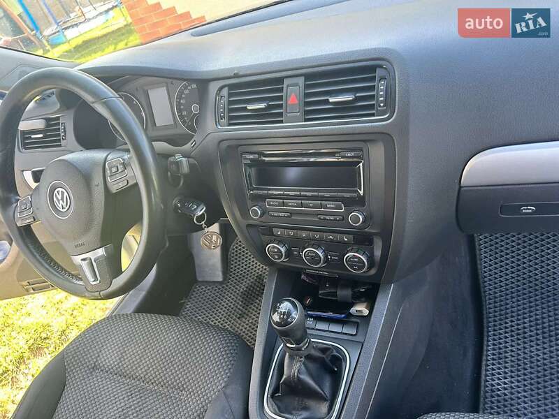 Седан Volkswagen Jetta 2013 в Снятині