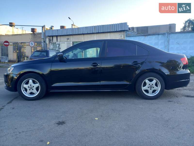 Седан Volkswagen Jetta 2014 в Киеве