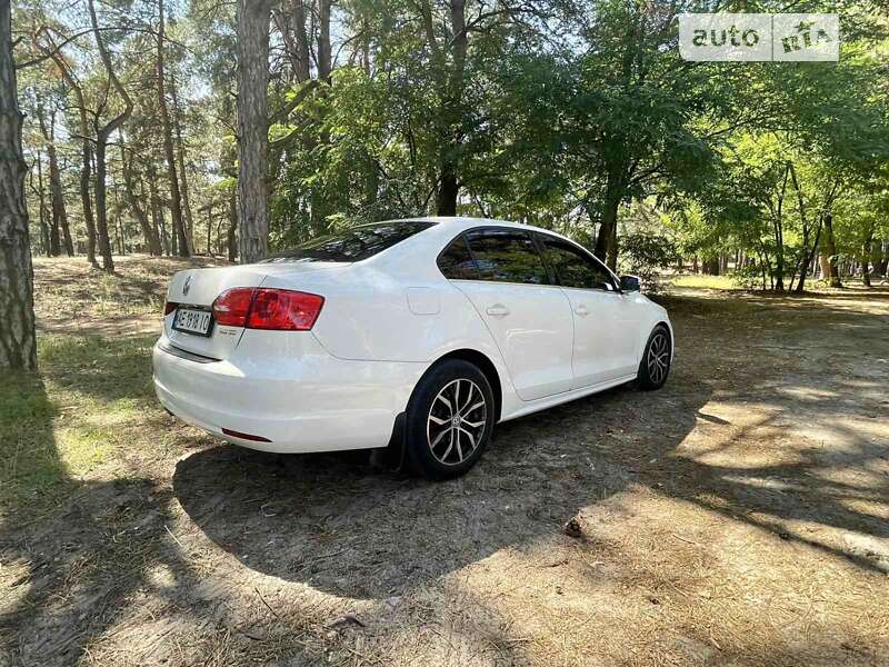 Седан Volkswagen Jetta 2013 в Днепре
