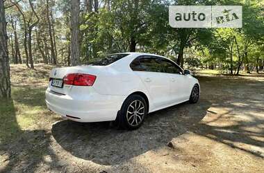 Седан Volkswagen Jetta 2013 в 