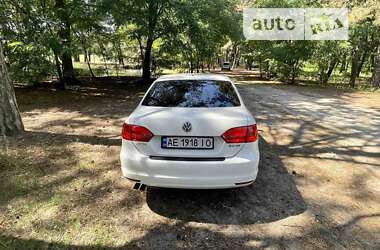 Седан Volkswagen Jetta 2013 в 