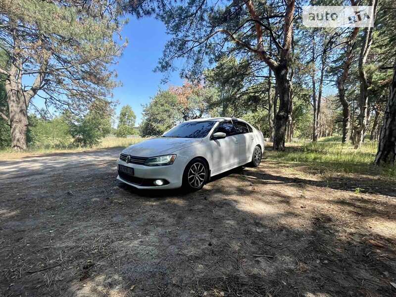 Седан Volkswagen Jetta 2013 в Днепре
