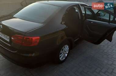 Седан Volkswagen Jetta 2010 в Виннице