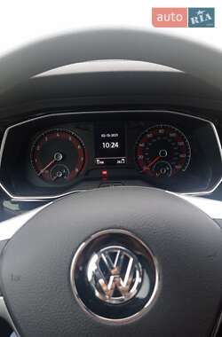 Седан Volkswagen Jetta 2020 в 