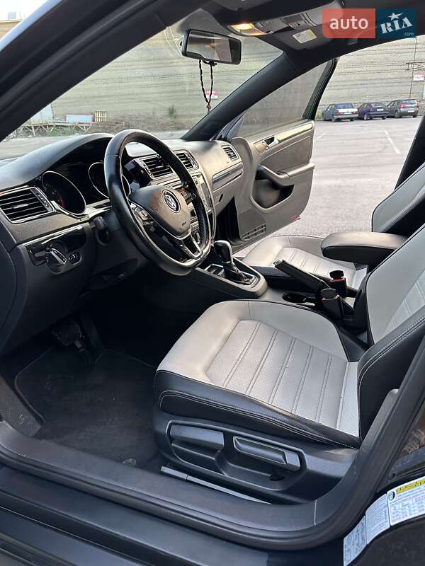 Седан Volkswagen Jetta 2014 в Днепре