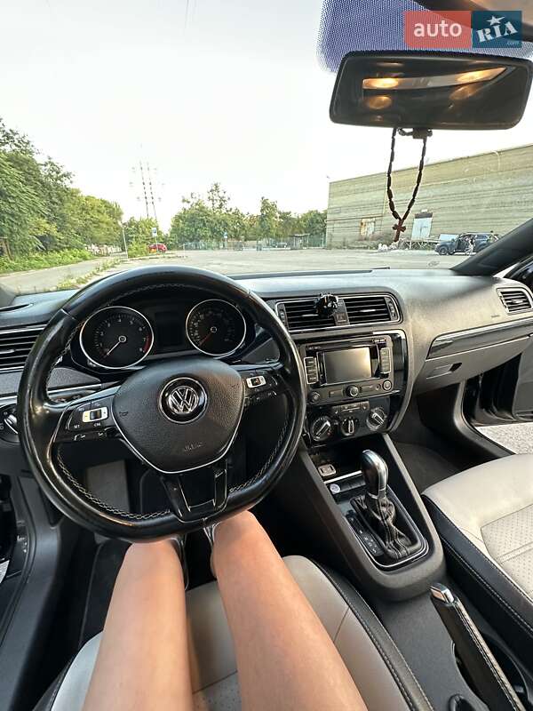 Седан Volkswagen Jetta 2014 в Днепре